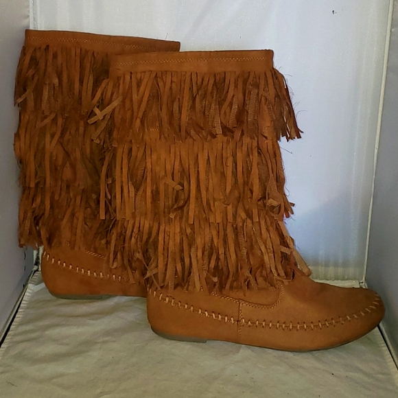 unknown Shoes - 3 Layer Fringe Brown Boot 7.5